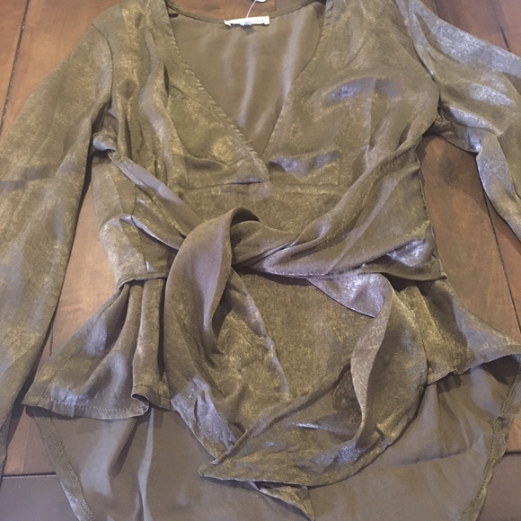 Beautiful Olive Green Tie Blouse - Picture 5 of 7
